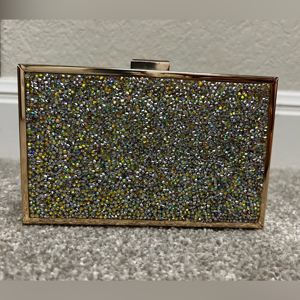 Sequin clutch